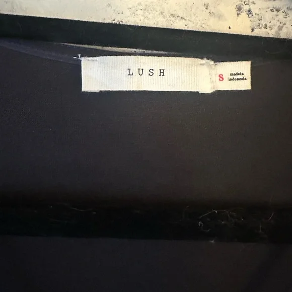 Lush | Long Sleeve Deep V Blouse in Gray - Picture 6 of 6